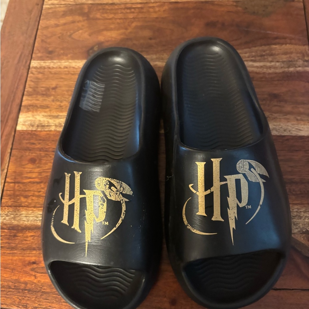 Harry Potter Black and Gold HP Slides - Picture 2 of 4